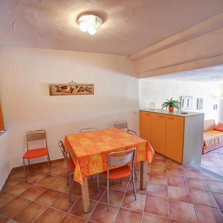 Delia Apartments San Teodoro  Eksteriør billede