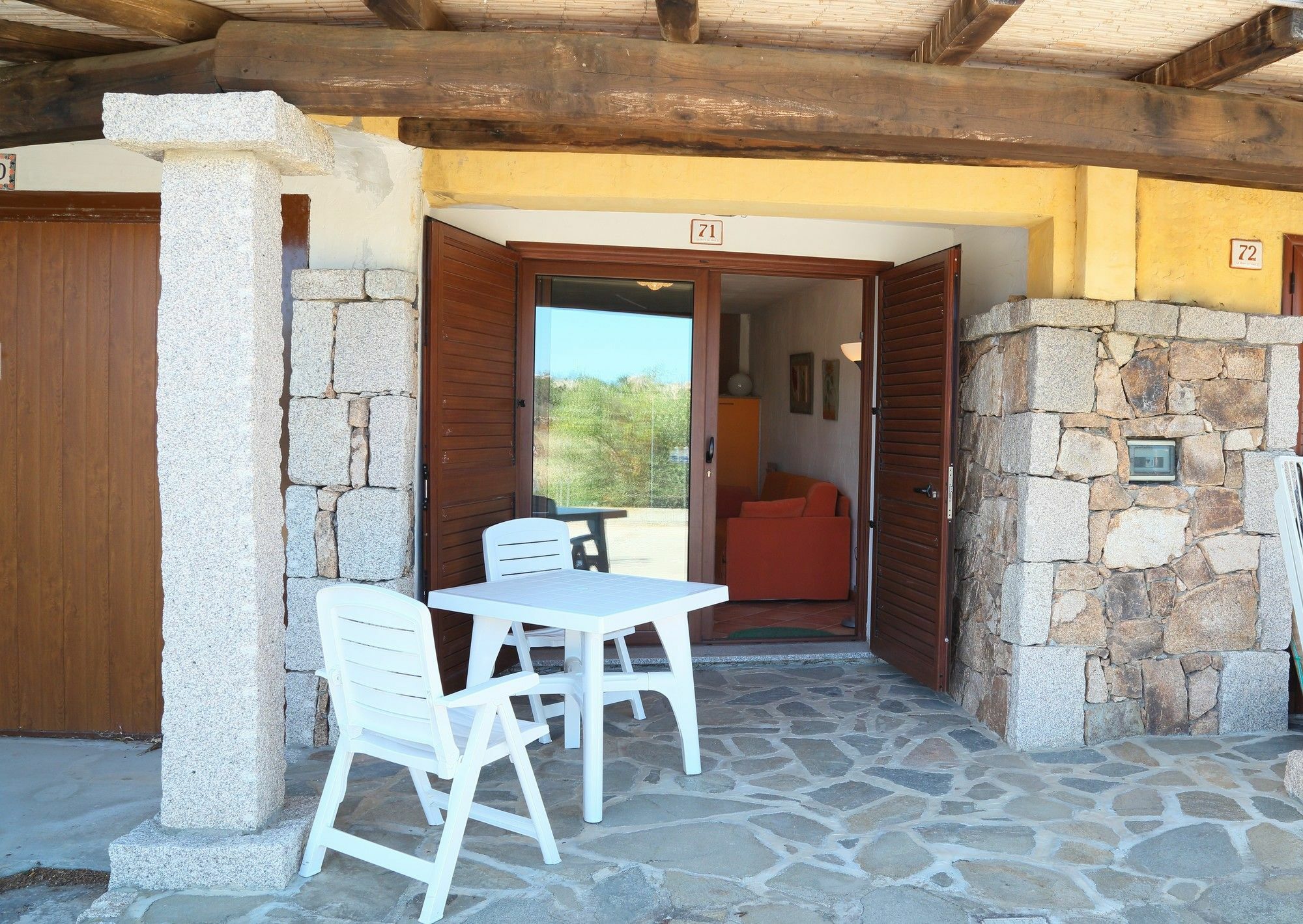 Delia Apartments San Teodoro  Eksteriør billede